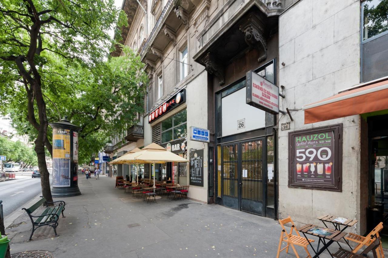 Central Seven Erzsebet Krt Budapest Exteriör bild
